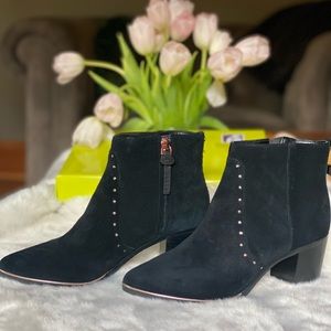 Ted Baker Takil bootie in black suede with rose gold details. 2.5” heel